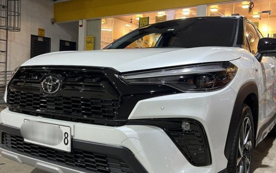 Selling White Toyota Corolla Cross 2023 in Manila-2
