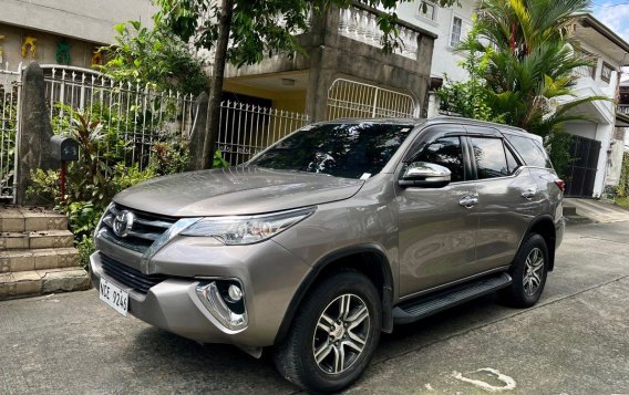 White Toyota Fortuner 2016 for sale in Quezon City