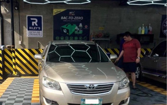 Sell White 2007 Toyota Camry in Makati
