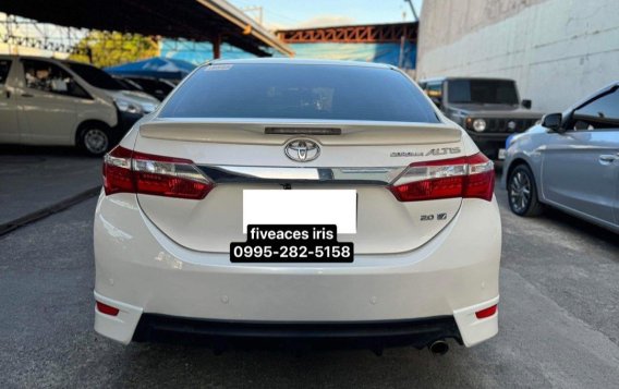 Sell White 2015 Toyota Corolla altis in Mandaue-6