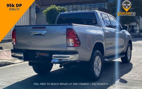Selling White Toyota Hilux 2018 in Manila-3