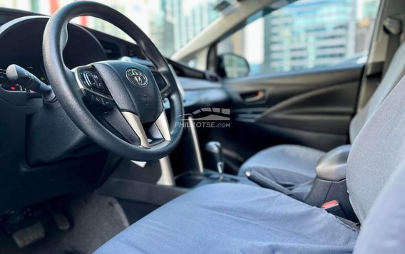 2022 Toyota Prius Plug-In in Makati, Metro Manila-5