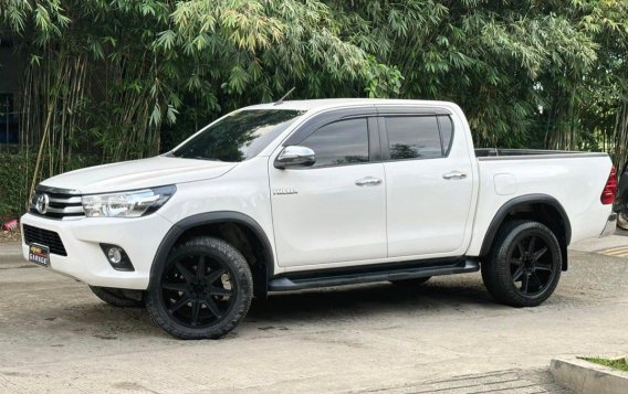 Sell White 2020 Toyota Hilux in Manila-2