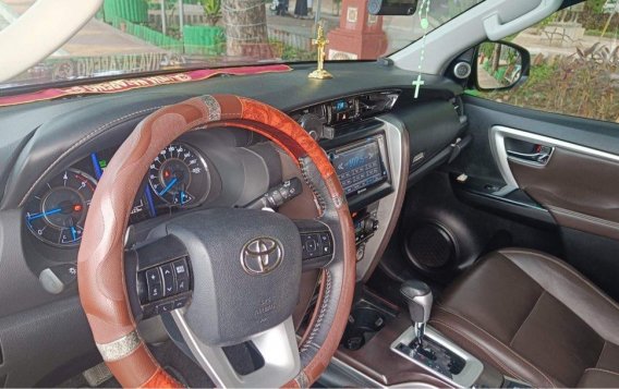 Selling Bronze Toyota Fortuner 2020 in Manila-8