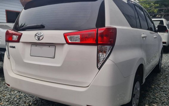 White Toyota Innova 2018 for sale in Quezon City-2