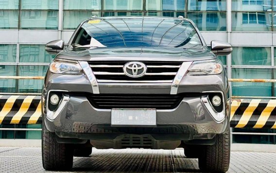 Selling White Toyota Fortuner 2019 in Makati