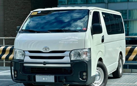 2018 Toyota Hiace  Commuter 3.0 M/T in Makati, Metro Manila-16
