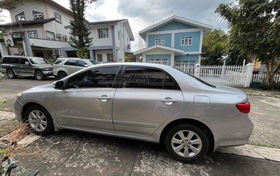 Sell White 2010 Toyota Altis in Marikina-3