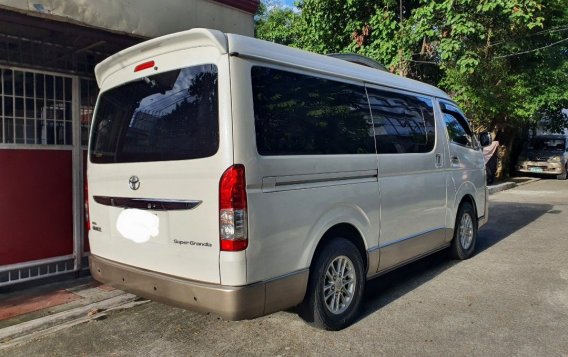 Selling White Toyota Grandia 2014 in Quezon City-1