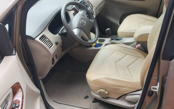 White Toyota Innova 2013 for sale in Automatic-6