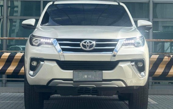 Selling White Toyota Fortuner 2019 in Makati