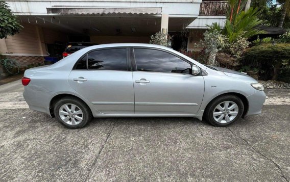 Sell White 2010 Toyota Altis in Marikina-2