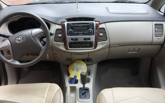 White Toyota Innova 2013 for sale in Automatic-7