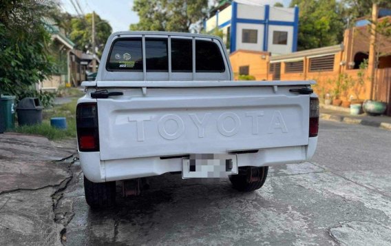White Toyota Hilux 1999 for sale in Quezon City-5
