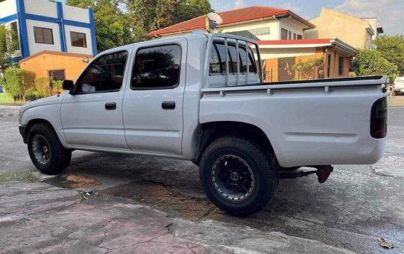 White Toyota Hilux 1999 for sale in Quezon City-6
