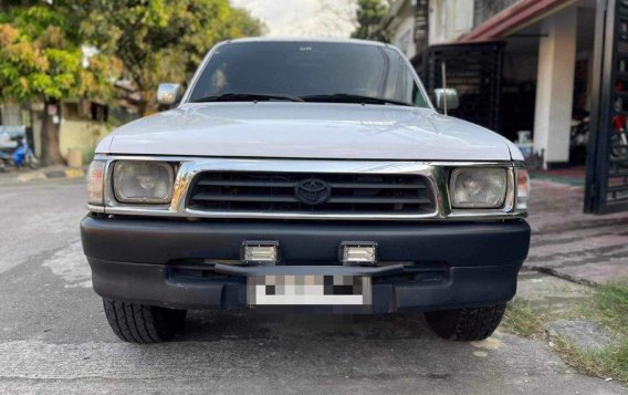 White Toyota Hilux 1999 for sale in Quezon City-3