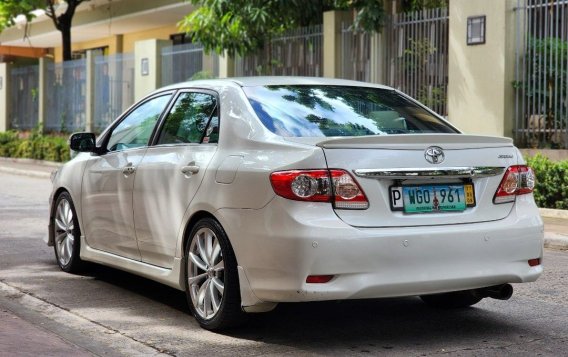 Selling White Toyota Altis 2013 in Marikina-2