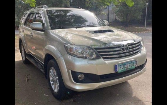 Sell White 2013 Toyota Fortuner in Pasig