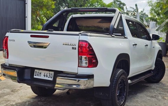 Sell White 2019 Toyota Hilux in Manila-1