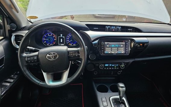 Sell White 2019 Toyota Hilux in Manila-3