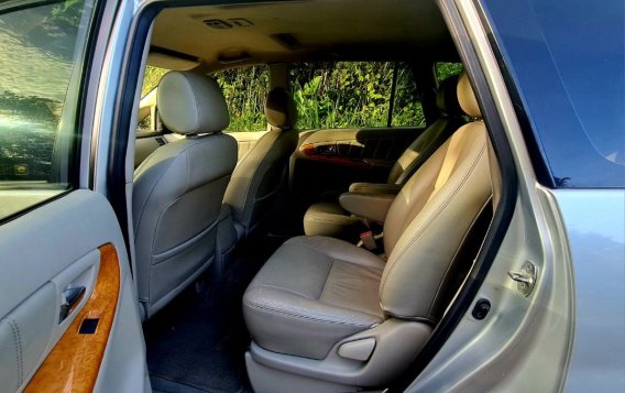 Selling White Toyota Innova 2011 in Quezon City-7