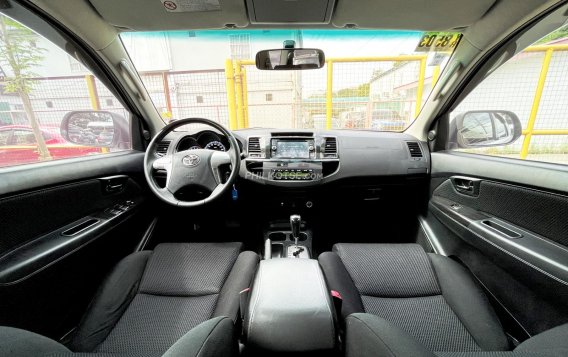 2016 Toyota Fortuner  2.7 G Gas A/T in Pasay, Metro Manila-6