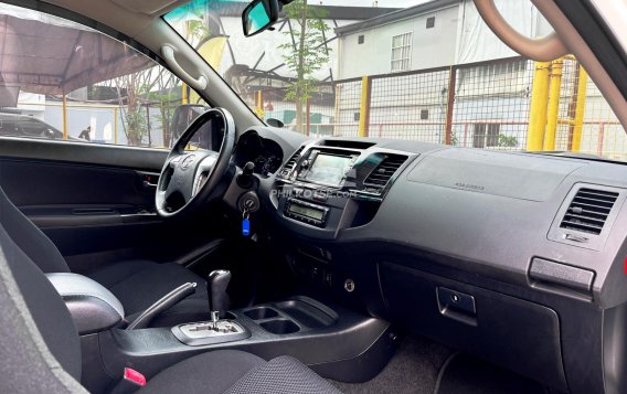 2016 Toyota Fortuner  2.7 G Gas A/T in Pasay, Metro Manila-4
