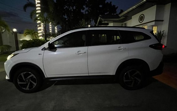 White Toyota Rush 2018 for sale in Caloocan-1