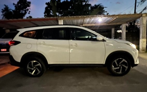 White Toyota Rush 2018 for sale in Caloocan-4