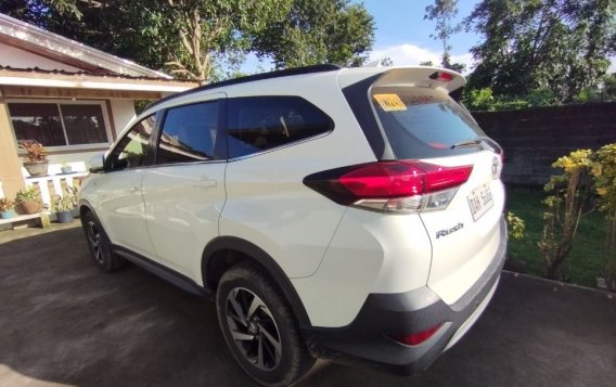 White Toyota Rush 2018 for sale in Caloocan-9