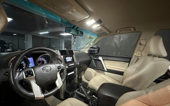 2012 Toyota Land Cruiser Prado 4.0 4x4 AT (Gasoline) in Manila, Metro Manila-4