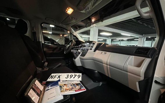 2022 Toyota Hiace  Commuter Deluxe in Manila, Metro Manila-12