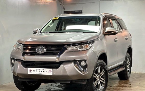 Selling White Toyota Fortuner 2017 in Manila-1