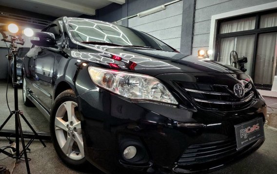 Selling White Toyota Altis 2012 in Manila-2