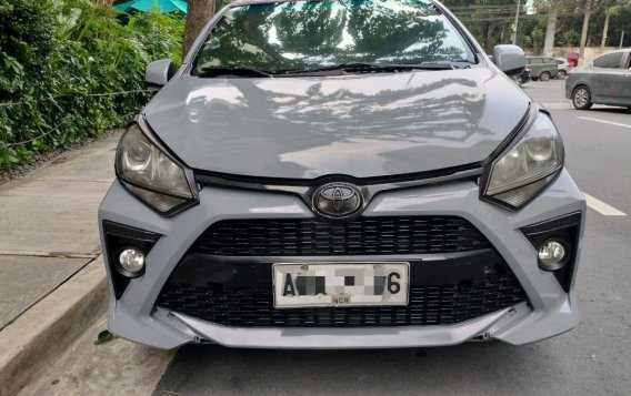 Selling White Toyota Wigo 2014 in Makati-6