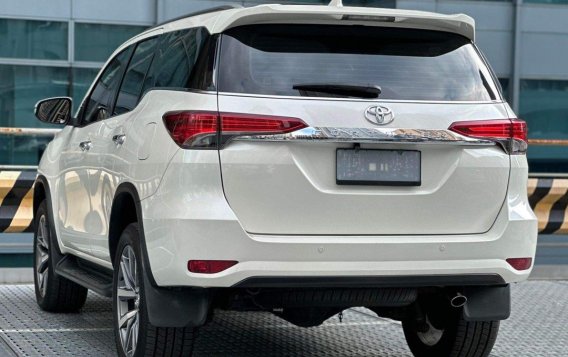 Selling White Toyota Fortuner 2017 in Makati-9