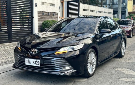 Selling White Toyota Camry 2020 in Pasig