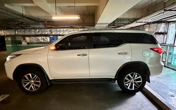 Pearl White Toyota Fortuner 2016 for sale in Parañaque-1