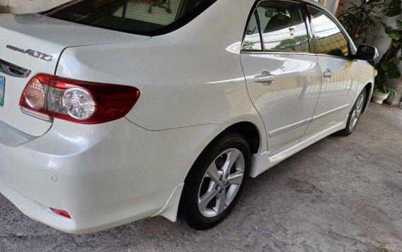 White Toyota Altis 2011 for sale in Las Piñas-3