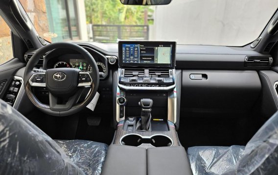 2024 Toyota Land Cruiser ZX 3.3 4x4 AT in Quezon City, Metro Manila-15