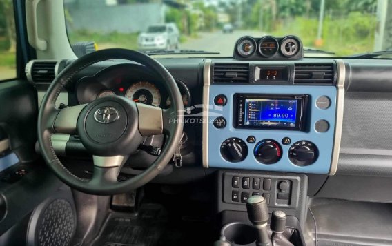 2016 Toyota FJ Cruiser  4.0L V6 in Caloocan, Metro Manila-8