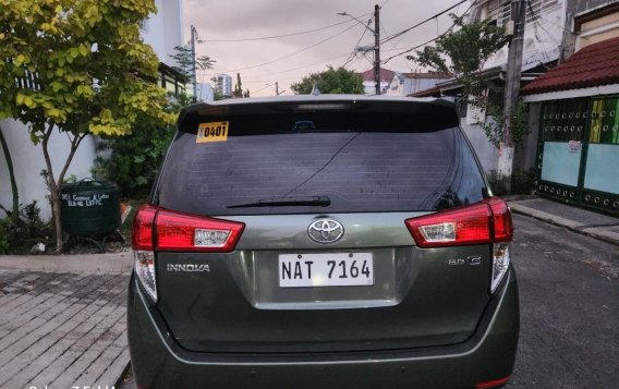 Selling White Toyota Innova 2017 in Las Piñas