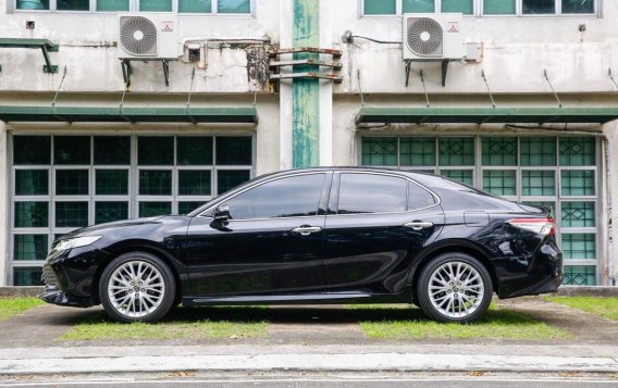 Sell White 2019 Toyota Camry in Quezon City-2