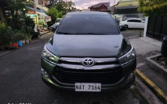 Selling White Toyota Innova 2017 in Las Piñas-6