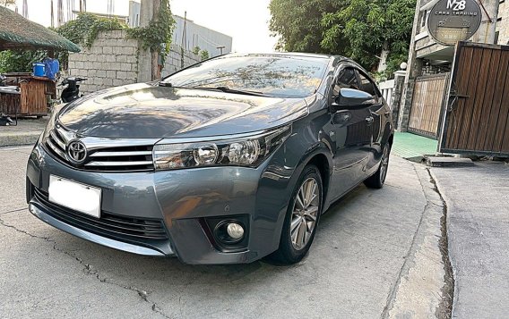 Selling White Toyota Altis 2015 in Bacoor-2