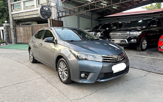 Selling White Toyota Altis 2015 in Bacoor-1