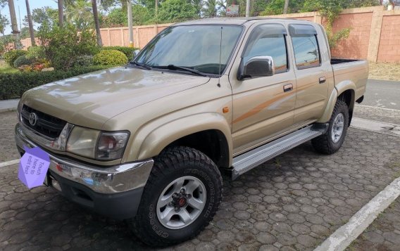 Selling White Toyota Hilux 2023 in Manila-1