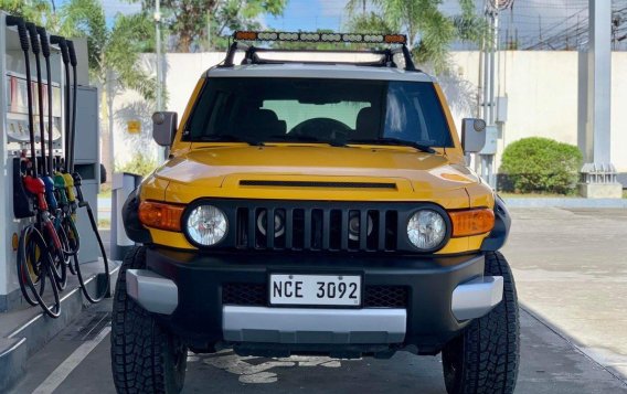 White Toyota Fj Cruiser 2017 for sale in Manila-1