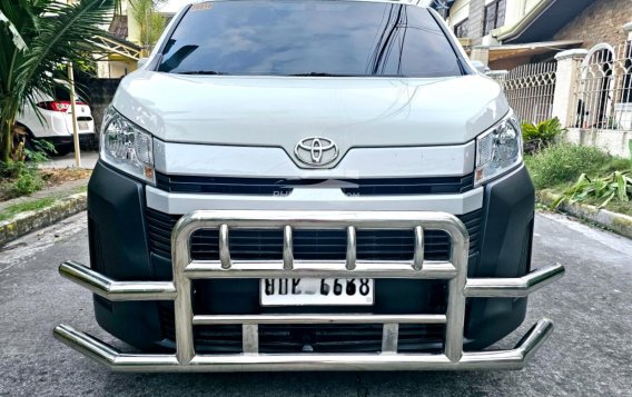 2022 Toyota Hiace  Commuter Deluxe in Bacoor, Cavite-10