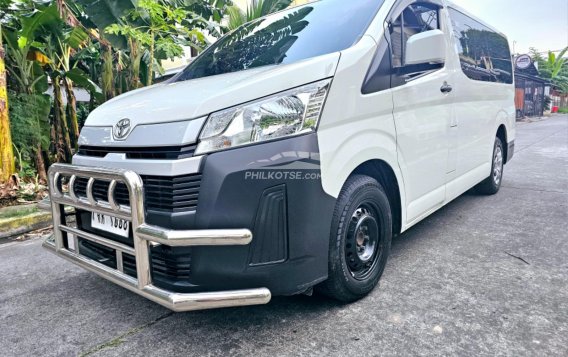 2022 Toyota Hiace  Commuter Deluxe in Bacoor, Cavite-9